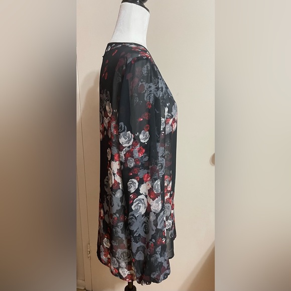 LadyDuch flower print tunic,with exclusive ornament on the shoulders & neckline - Picture 9 of 9